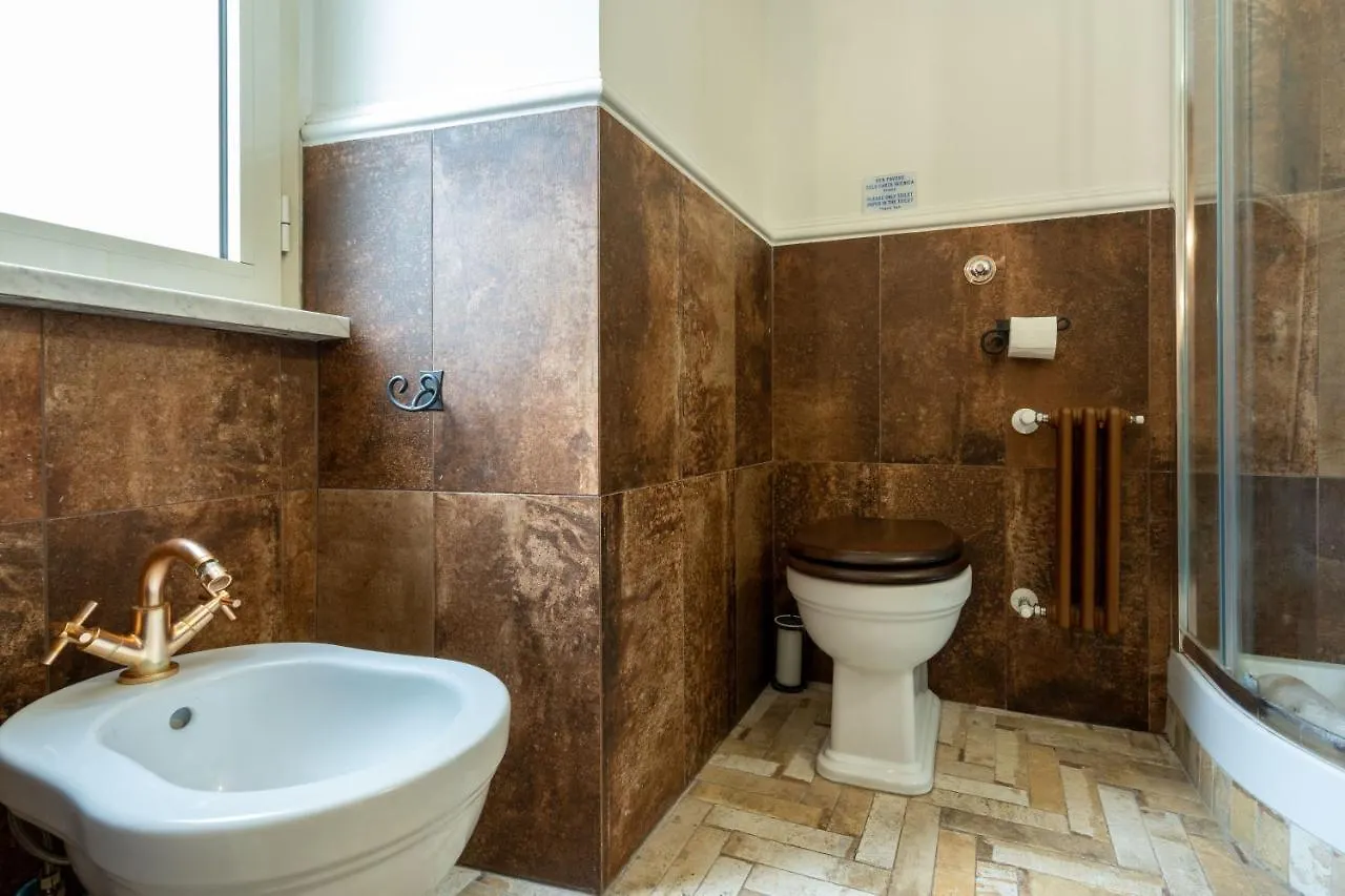 Capital Rooms Rome 4*,